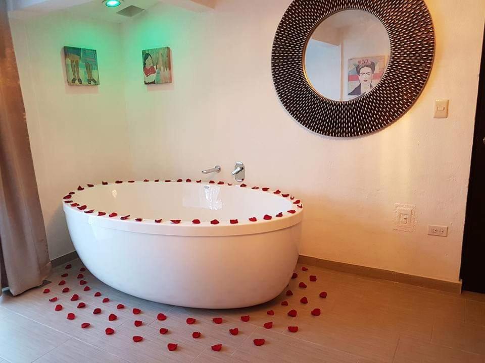 Bloom! Exclusive Boutique B&B (Adults Only) プレヤデルカーメン エクステリア 写真